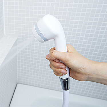髪や敏感肌にやさしいダスキン浴室用浄水シャワーヘッド